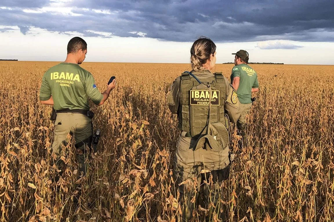 Documentação e registro no IBAMA para operação de drones agrícolas
